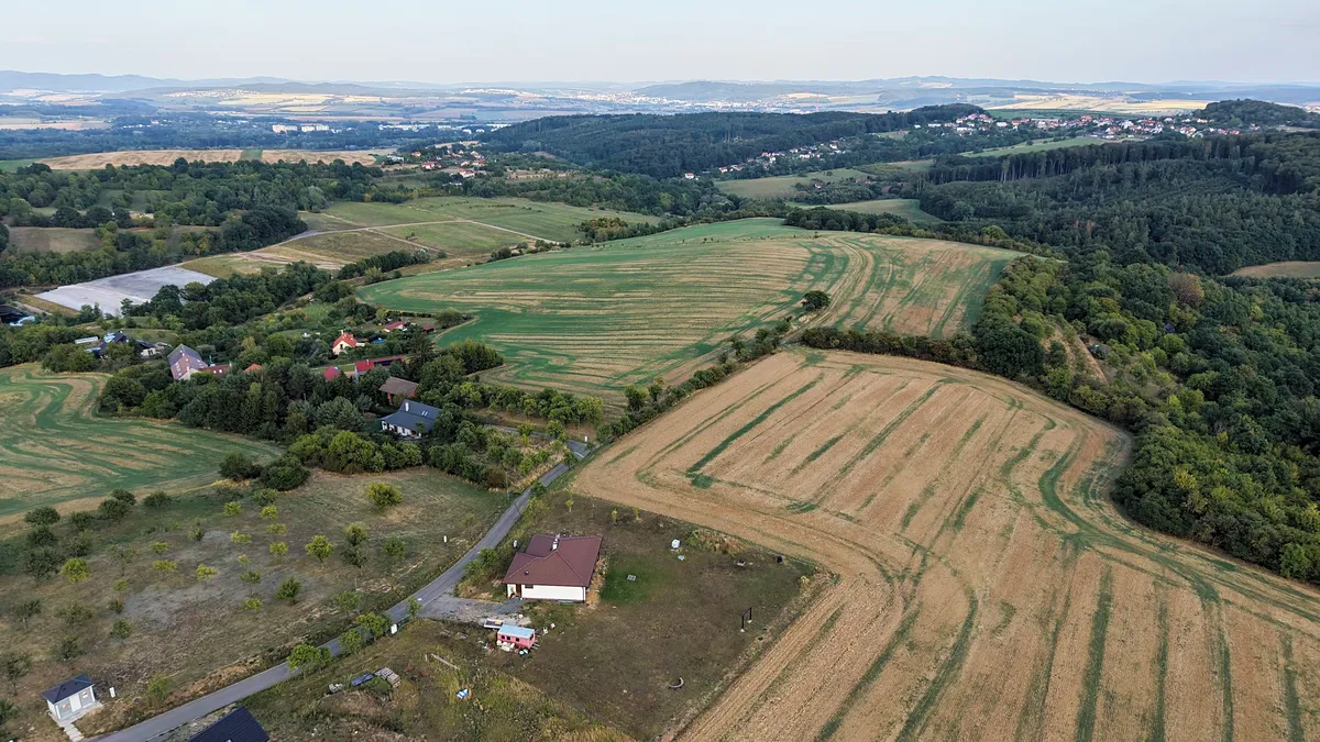 Prodej stavebního pozemku 1225 m²